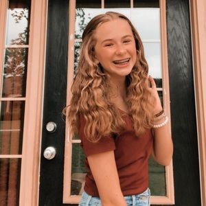 Meet your Posher, Carly